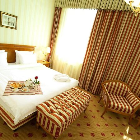 Grand Tien Shan Hotel Αλμάτι Δωμάτιο φωτογραφία