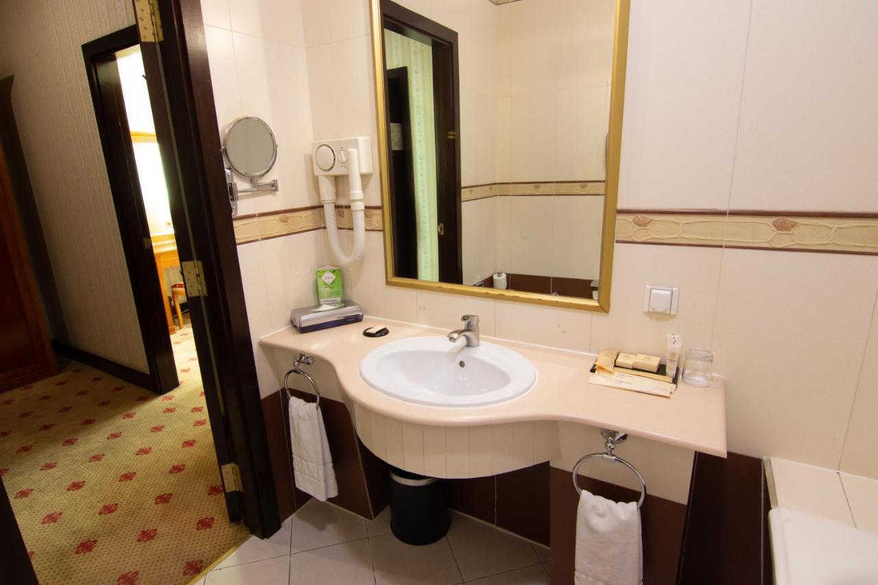 Grand Tien Shan Hotel Αλμάτι Εξωτερικό φωτογραφία