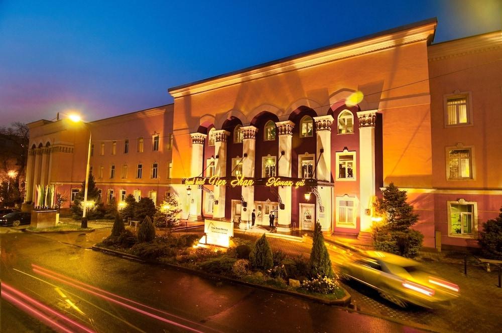Grand Tien Shan Hotel Αλμάτι Εξωτερικό φωτογραφία