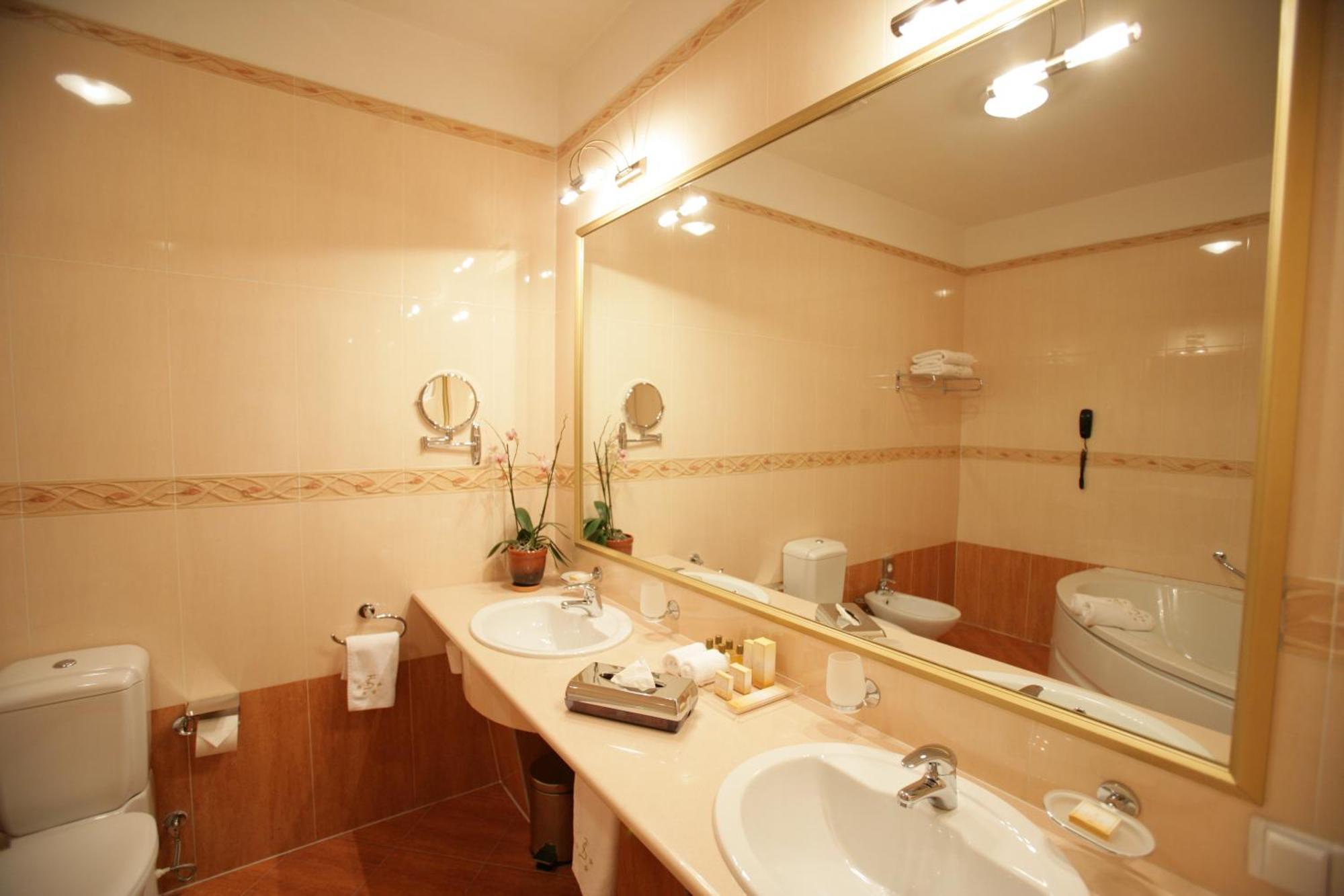 Grand Tien Shan Hotel Αλμάτι Δωμάτιο φωτογραφία